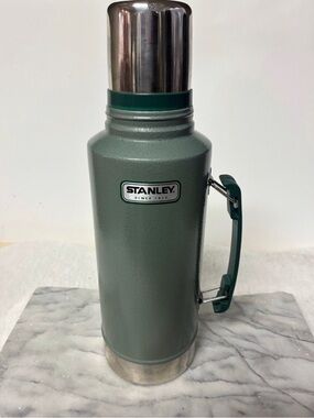 Stanley Thermos 1.9 Litre 2qt. Hammertone Green Stainless Steel Handle